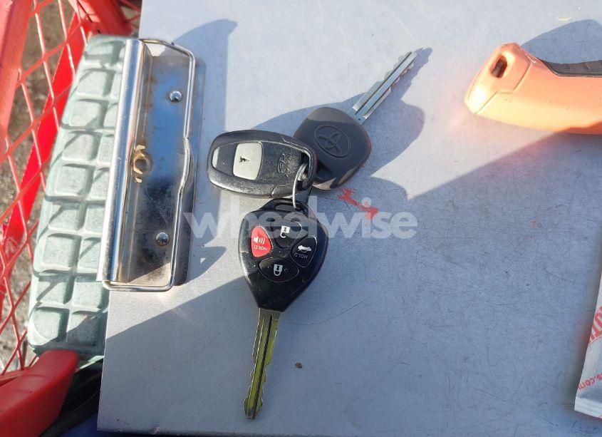 Photo 11 of 2010 Toyota Corolla LE (VIN 1NXBU4EE6AZ325766)