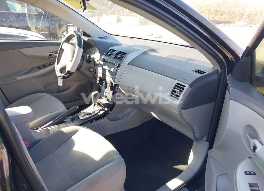 Photo 5 of 2010 Toyota Corolla LE (VIN 1NXBU4EE6AZ330711)