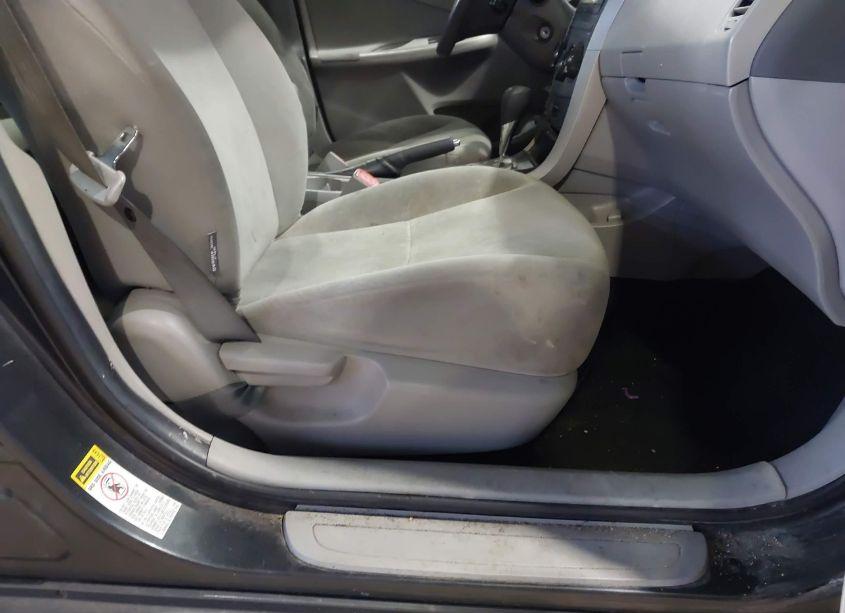 Photo 5 of 2010 Toyota Corolla LE (VIN 1NXBU4EE6AZ363529)