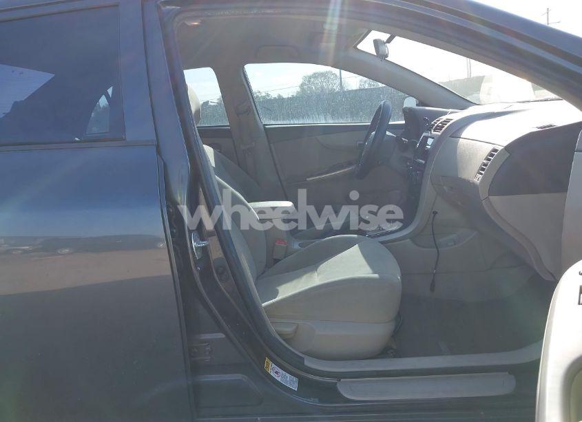 Photo 5 of 2010 Toyota Corolla LE (VIN 1NXBU4EE6AZ365300)