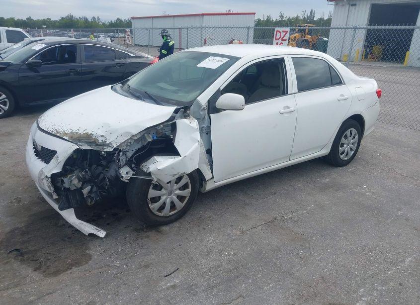 Photo 2 of 2010 Toyota Corolla LE (VIN 1NXBU4EE7AZ193892)