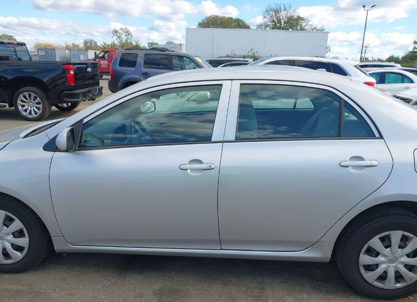 Photo 14 of 2010 Toyota Corolla LE (VIN 1NXBU4EE7AZ254982)