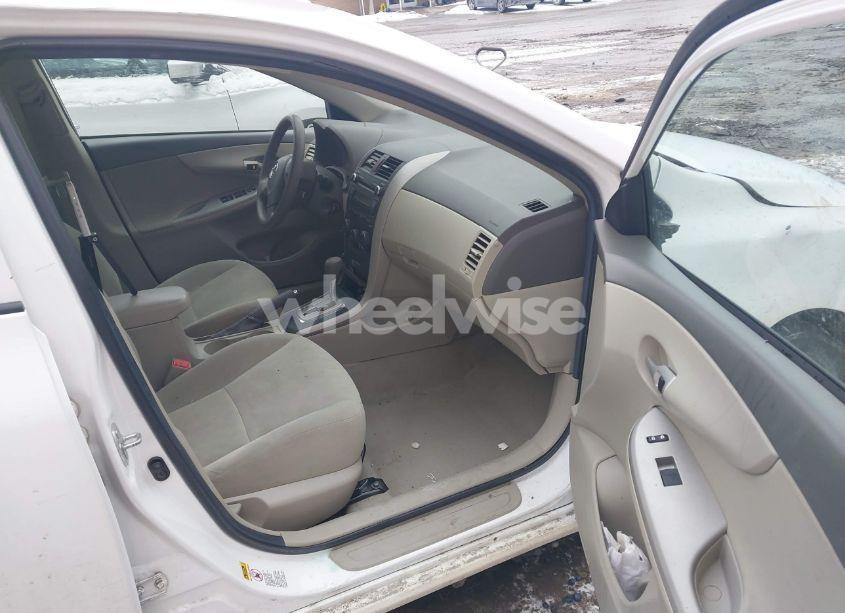 Photo 5 of 2010 Toyota Corolla LE (VIN 1NXBU4EE7AZ260765)