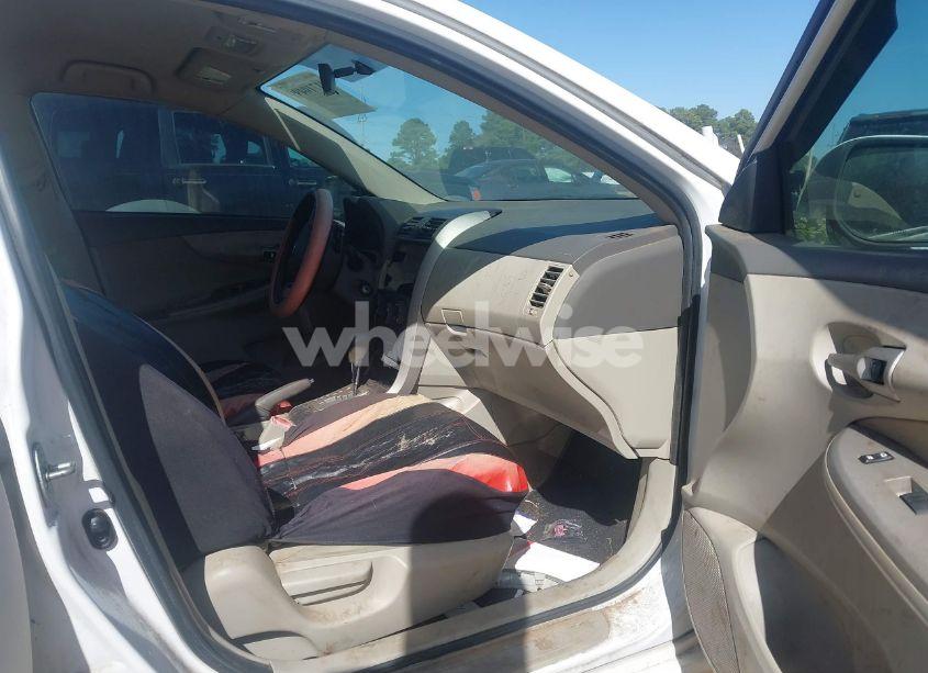 Photo 5 of 2010 Toyota Corolla LE (VIN 1NXBU4EE7AZ269143)