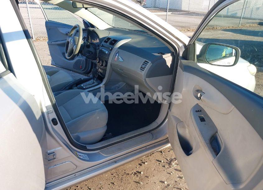 Photo 5 of 2010 Toyota Corolla LE (VIN 1NXBU4EE7AZ321581)