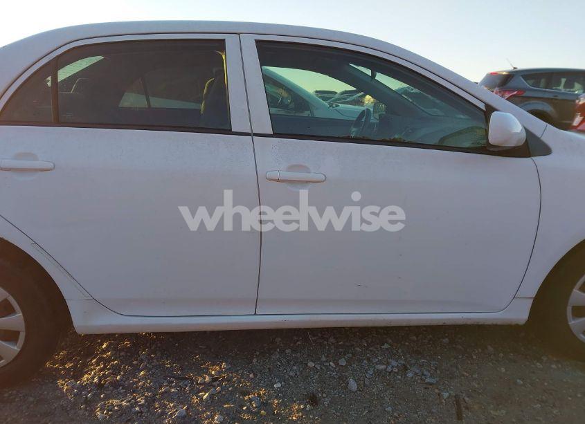 Photo 13 of 2010 Toyota Corolla LE (VIN 1NXBU4EE7AZ321757)