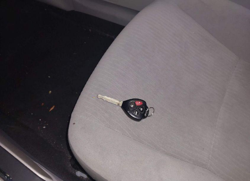 Photo 11 of 2010 Toyota Corolla LE (VIN 1NXBU4EE8AZ165566)