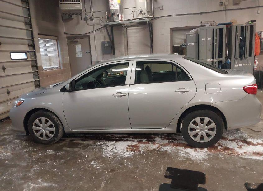 Photo 14 of 2010 Toyota Corolla LE (VIN 1NXBU4EE8AZ165566)