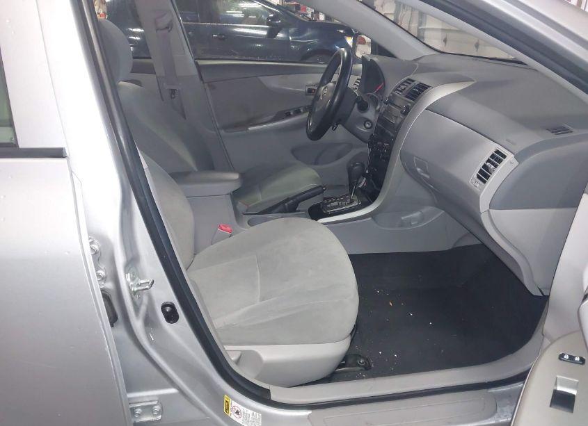 Photo 5 of 2010 Toyota Corolla LE (VIN 1NXBU4EE8AZ165566)