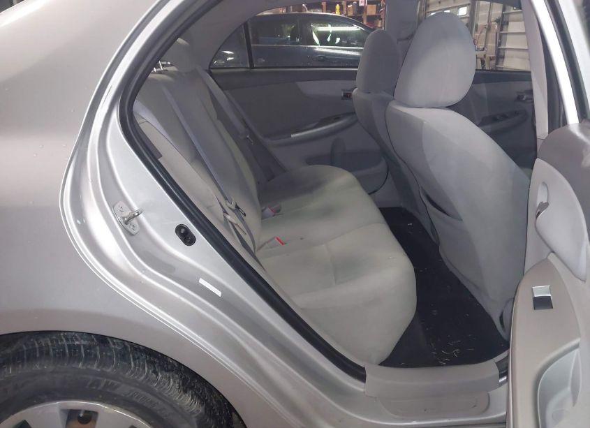 Photo 8 of 2010 Toyota Corolla LE (VIN 1NXBU4EE8AZ165566)