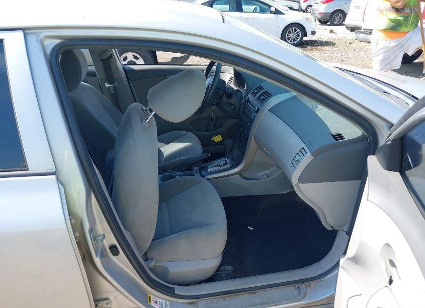 Photo 5 of 2010 Toyota Corolla LE (VIN 1NXBU4EE8AZ221263)