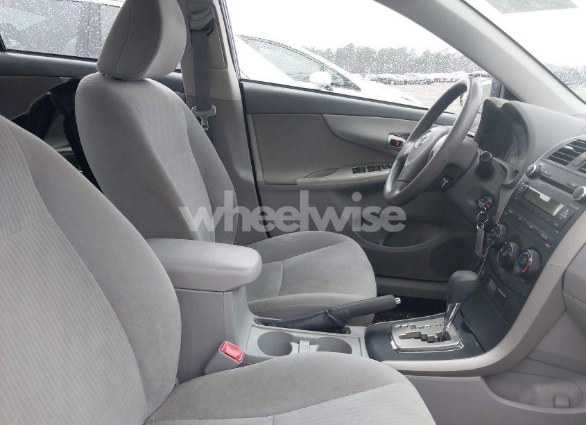 Photo 5 of 2010 Toyota Corolla LE (VIN 1NXBU4EE8AZ280233)