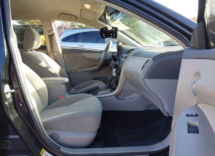 Photo 5 of 2010 Toyota Corolla LE (VIN 1NXBU4EE8AZ330726)