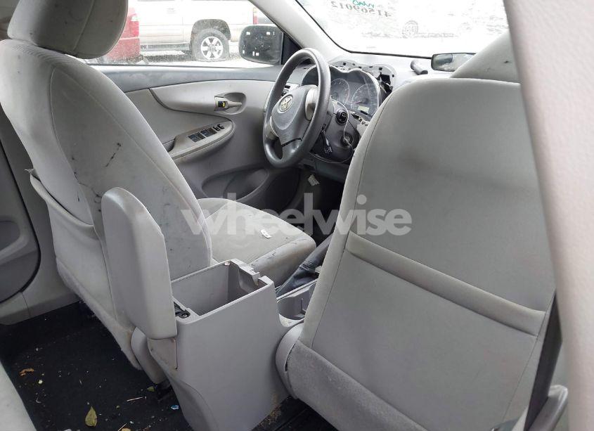 Photo 5 of 2010 Toyota Corolla LE (VIN 1NXBU4EE9AZ179654)