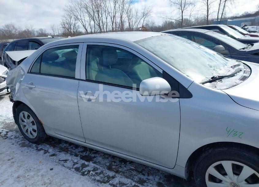 Photo 13 of 2010 Toyota Corolla LE (VIN 1NXBU4EE9AZ182893)