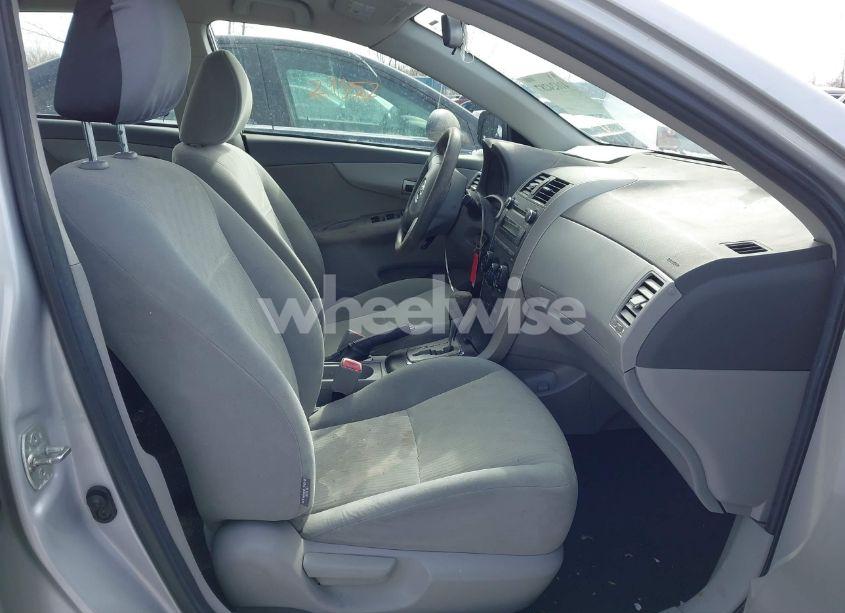 Photo 5 of 2010 Toyota Corolla LE (VIN 1NXBU4EE9AZ182893)