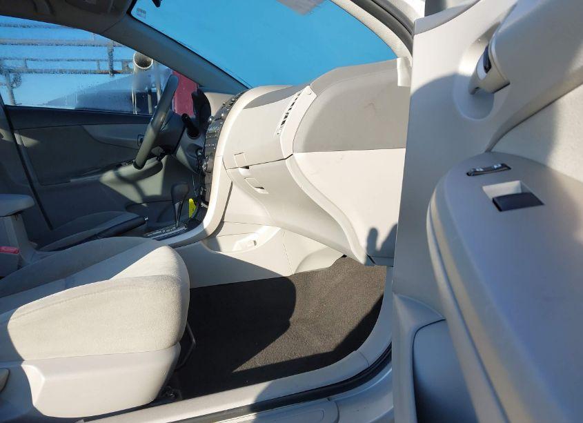 Photo 5 of 2010 Toyota Corolla LE (VIN 1NXBU4EE9AZ286333)