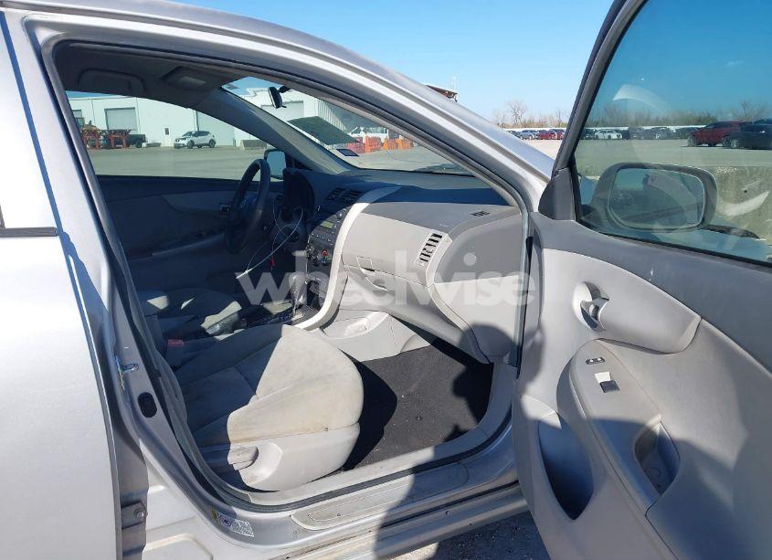 Photo 5 of 2010 Toyota Corolla LE (VIN 1NXBU4EEXAZ344692)