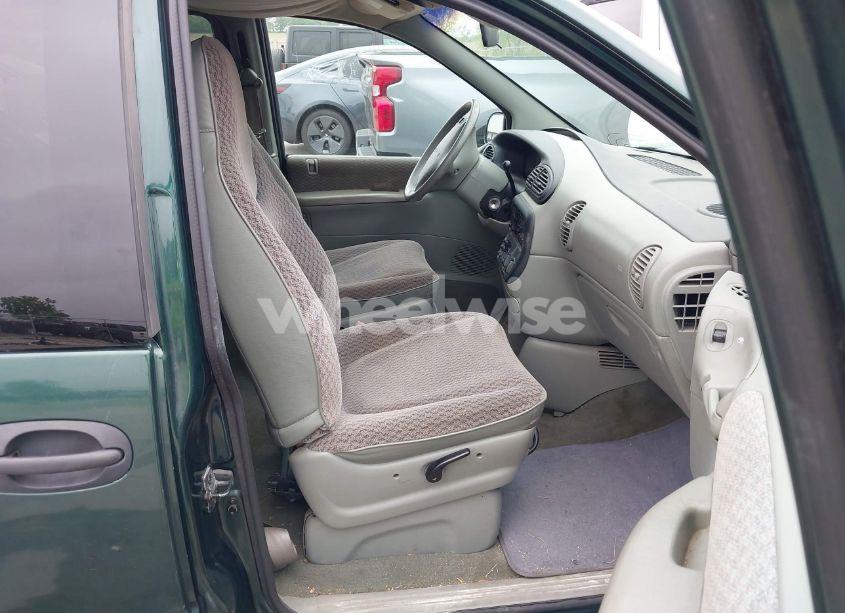 Photo 5 of 1998 Plymouth Grand VOYAGER SE (VIN 1P4GP44G1WB552236)