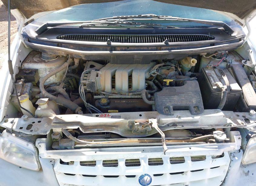 Photo 10 of 1996 Plymouth Voyager SE/RALLYE (VIN 1P4GP45R2TB333720)