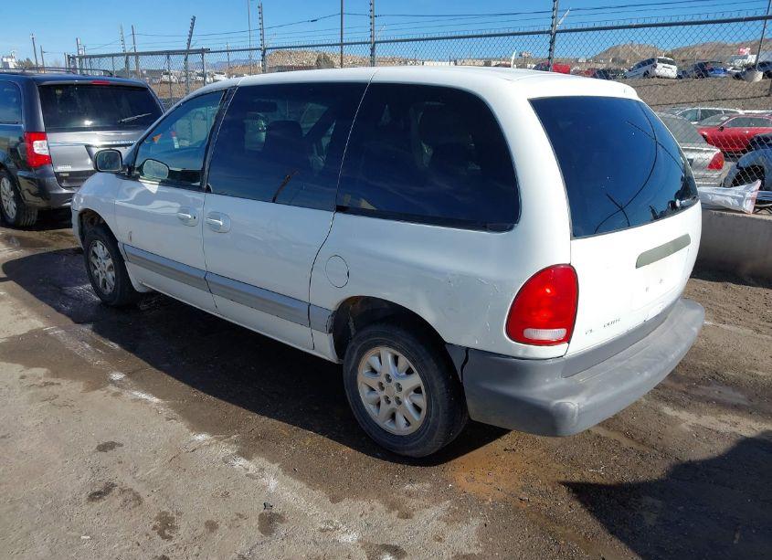 Photo 3 of 1996 Plymouth Voyager SE/RALLYE (VIN 1P4GP45R2TB333720)