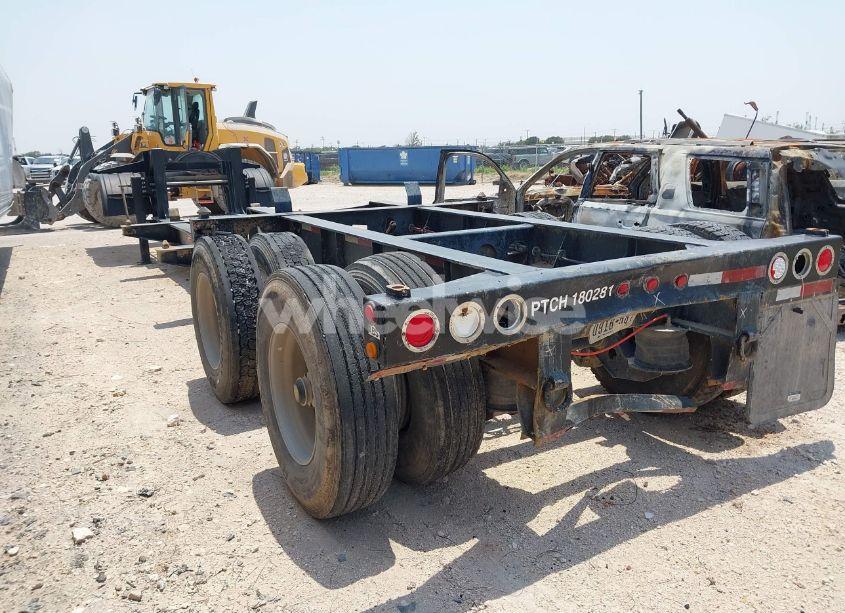 Photo 3 of 2019 Pratt Industries INC CONTAINER CHASSIS (VIN 1P9CD3828KN343577)