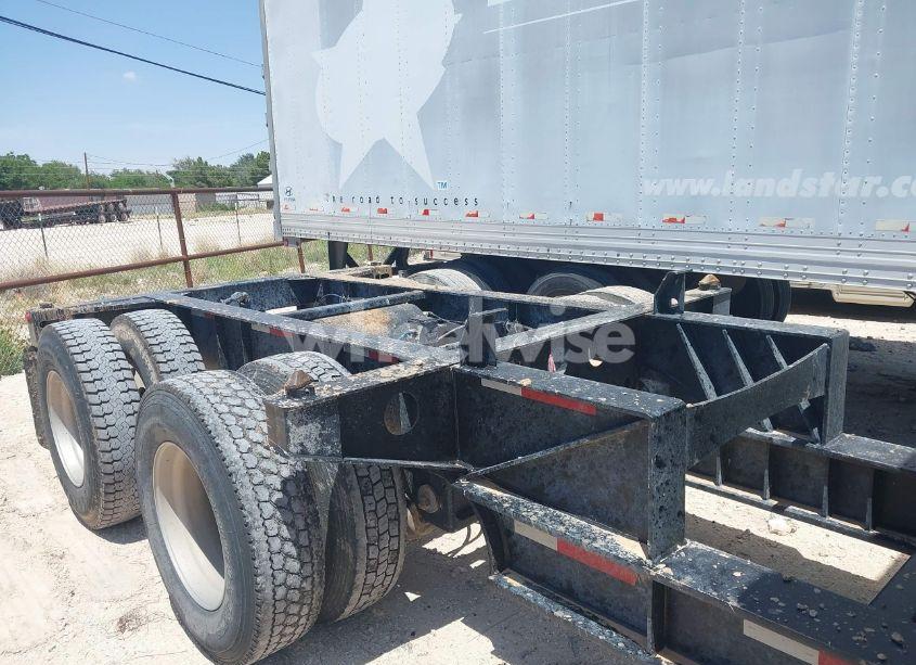 Photo 8 of 2019 Pratt Industries INC CONTAINER CHASSIS (VIN 1P9CD3828KN343577)