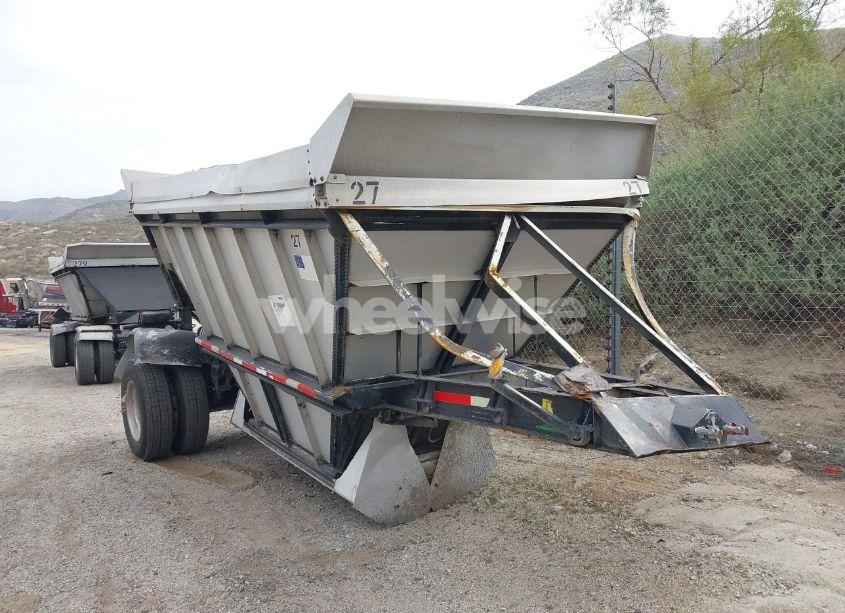 1993 Reliance Trailer MFG TRAILER (VIN 1RESD4105PC931084) main photo