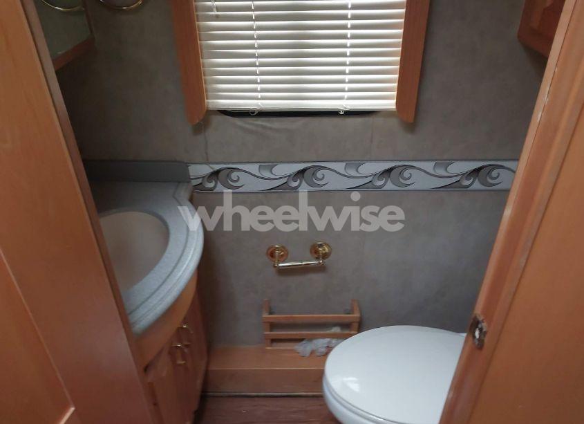 Photo 12 of 2005 Roadmaster Rail MONOCOQUE (VIN 1RF43561352030345)