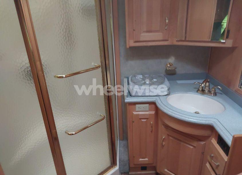 Photo 13 of 2005 Roadmaster Rail MONOCOQUE (VIN 1RF43561352030345)