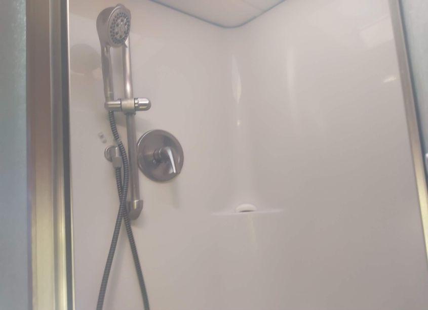 Photo 14 of 2005 Roadmaster Rail MAGNUM B-SERIES AIR (VIN 1RFC9544851032461)