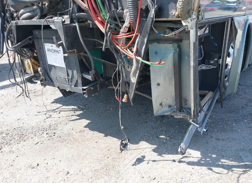 Photo 16 of 2005 Roadmaster Rail MAGNUM B-SERIES AIR (VIN 1RFC9544851032461)