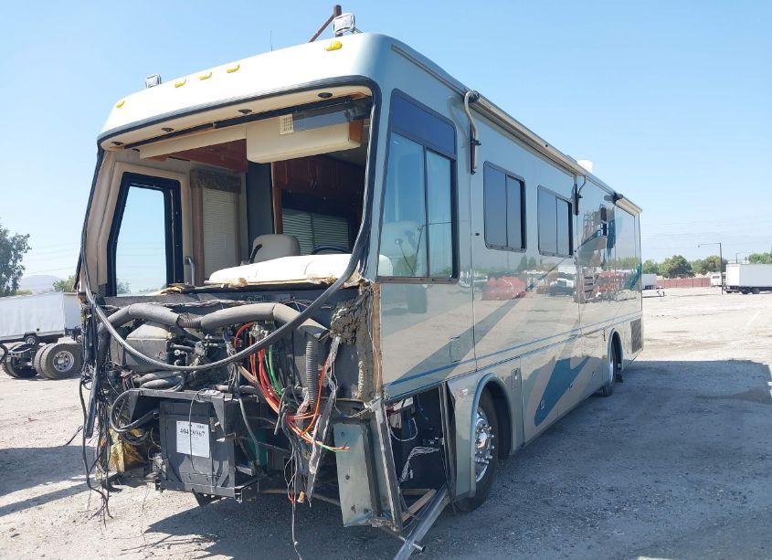 Photo 2 of 2005 Roadmaster Rail MAGNUM B-SERIES AIR (VIN 1RFC9544851032461)