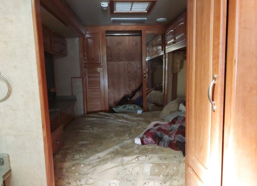 Photo 8 of 2005 Roadmaster Rail MAGNUM B-SERIES AIR (VIN 1RFC9544851032461)