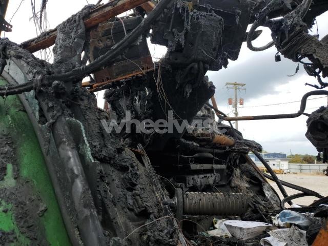 Photo 4 of 2024 JOHN DEERE TRACTOR (VIN 1RW8280DLRC242553)