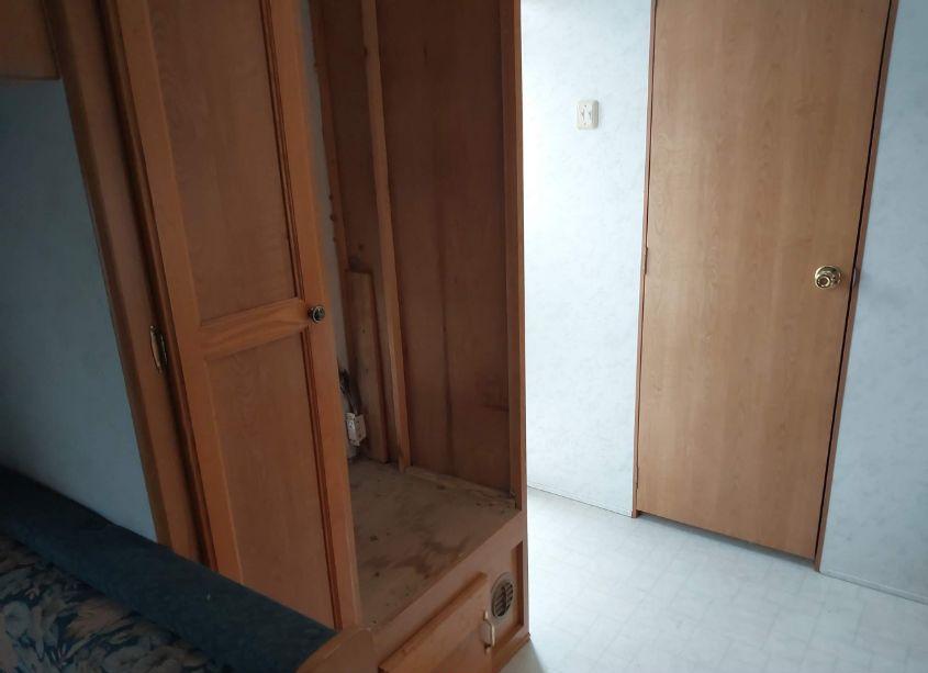 Photo 8 of 2000 Nomad Skyline N/A (VIN 1SN200M26YF001868)