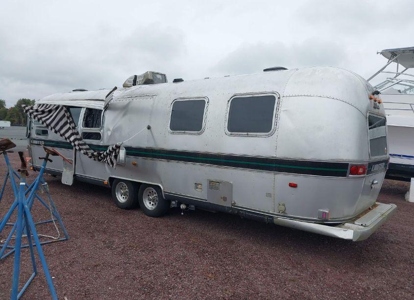 Photo 3 of 1987 Airstream Limited (VIN 1STGLAX26HJ504893)