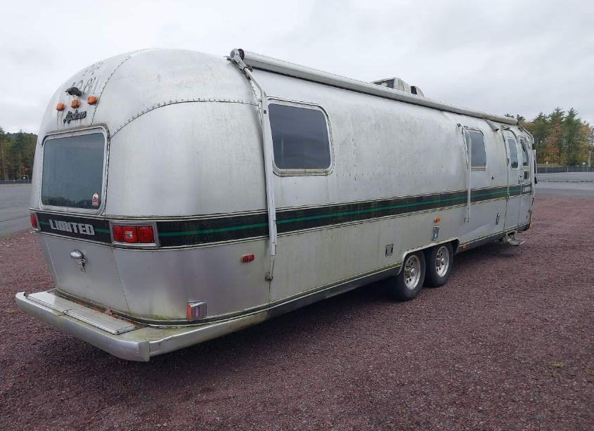 Photo 4 of 1987 Airstream Limited (VIN 1STGLAX26HJ504893)