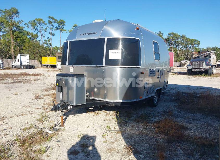 Photo 2 of 2018 Airstream Other N/A (VIN 1STHRAC17JJ542941)