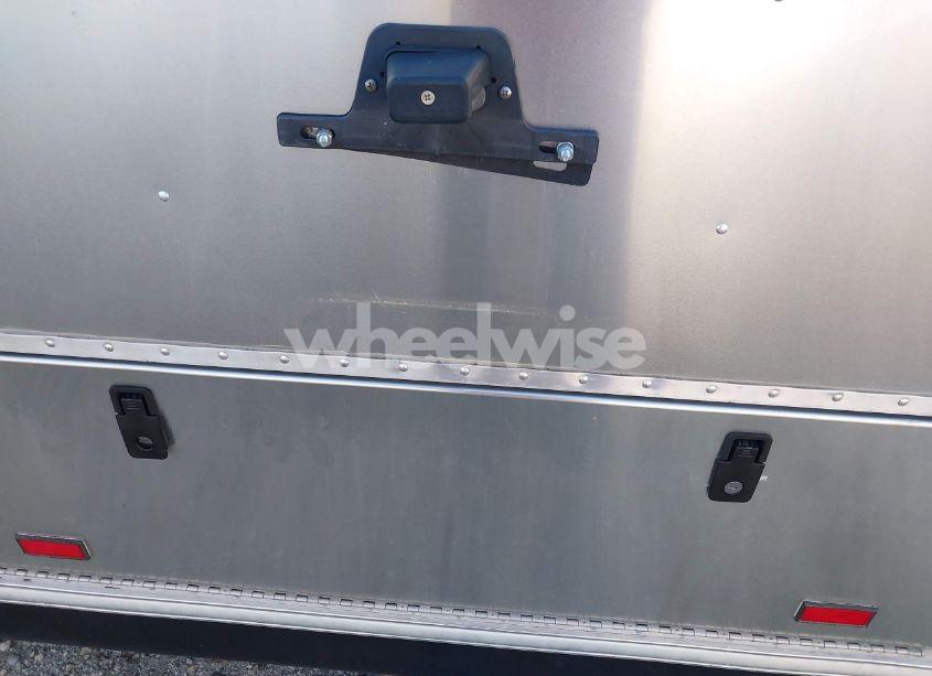 Photo 6 of 2018 Airstream Other N/A (VIN 1STHRAC17JJ542941)