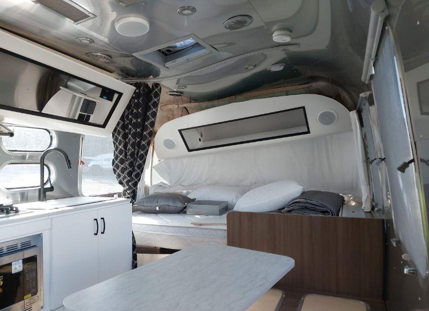 Photo 5 of 2023 Airstream Caravel N/A (VIN 1STVMAF18PJ567658)