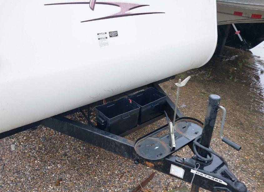 Photo 10 of 2005 Coachmen Capri (VIN 1TC2B483753001679)