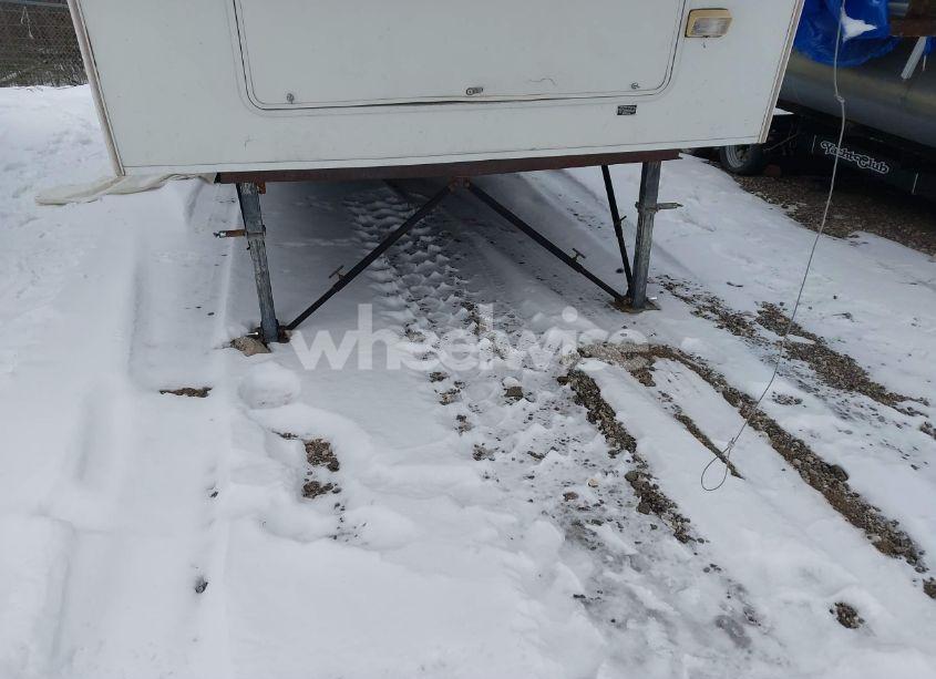 Photo 12 of 2006 Coachmen 277ds 5TH WHEEL TRAVEL TRAILER (VIN 1TC3B059X63100830)