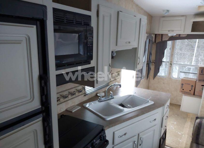 Photo 7 of 2006 Coachmen 277ds 5TH WHEEL TRAVEL TRAILER (VIN 1TC3B059X63100830)