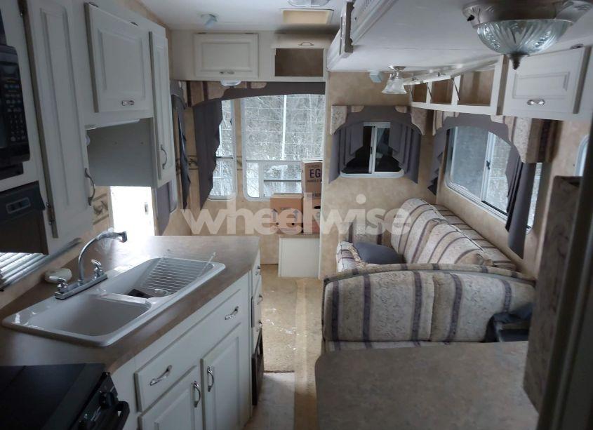 Photo 8 of 2006 Coachmen 277ds 5TH WHEEL TRAVEL TRAILER (VIN 1TC3B059X63100830)