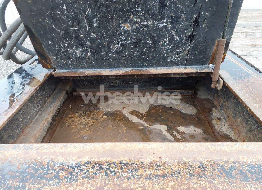 Photo 8 of 2018 Trail King LOWBED (VIN 1TKA05334JM095446)