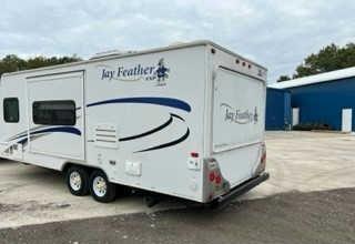 Photo 3 of 2009 Jayco Featherlite N/A (VIN 1UJBJ02K491JB0153)