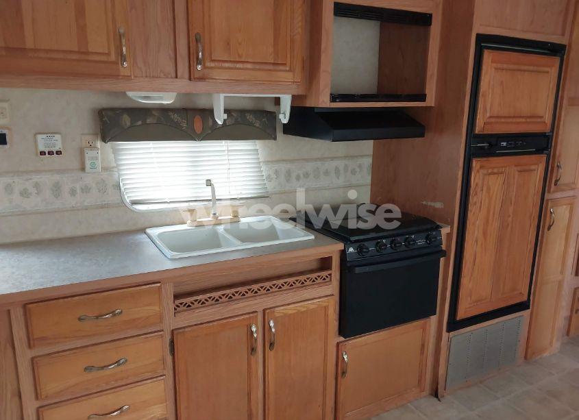 Photo 12 of 2005 Jayco Jay FLIGHT TRAVEL TRAILER (VIN 1UJBJ02R451EJ0676)