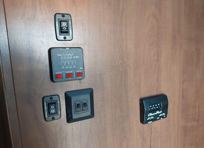 Photo 7 of 2015 Jayco Camper N/A (VIN 1UJBJ0BM8F1JL0200)