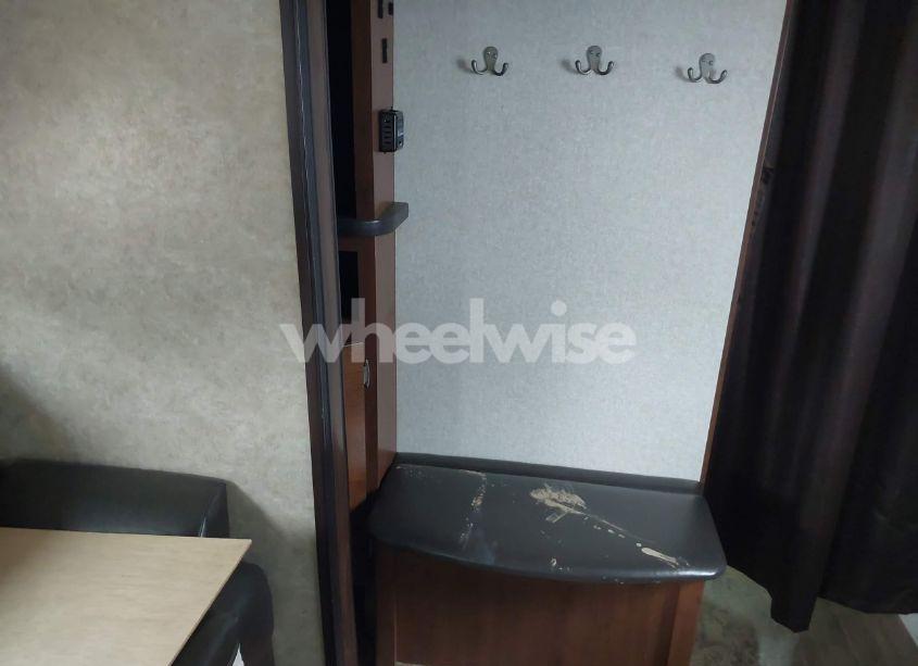 Photo 5 of 2017 Jayco Camper N/A (VIN 1UJBJ0BR3H17X1205)